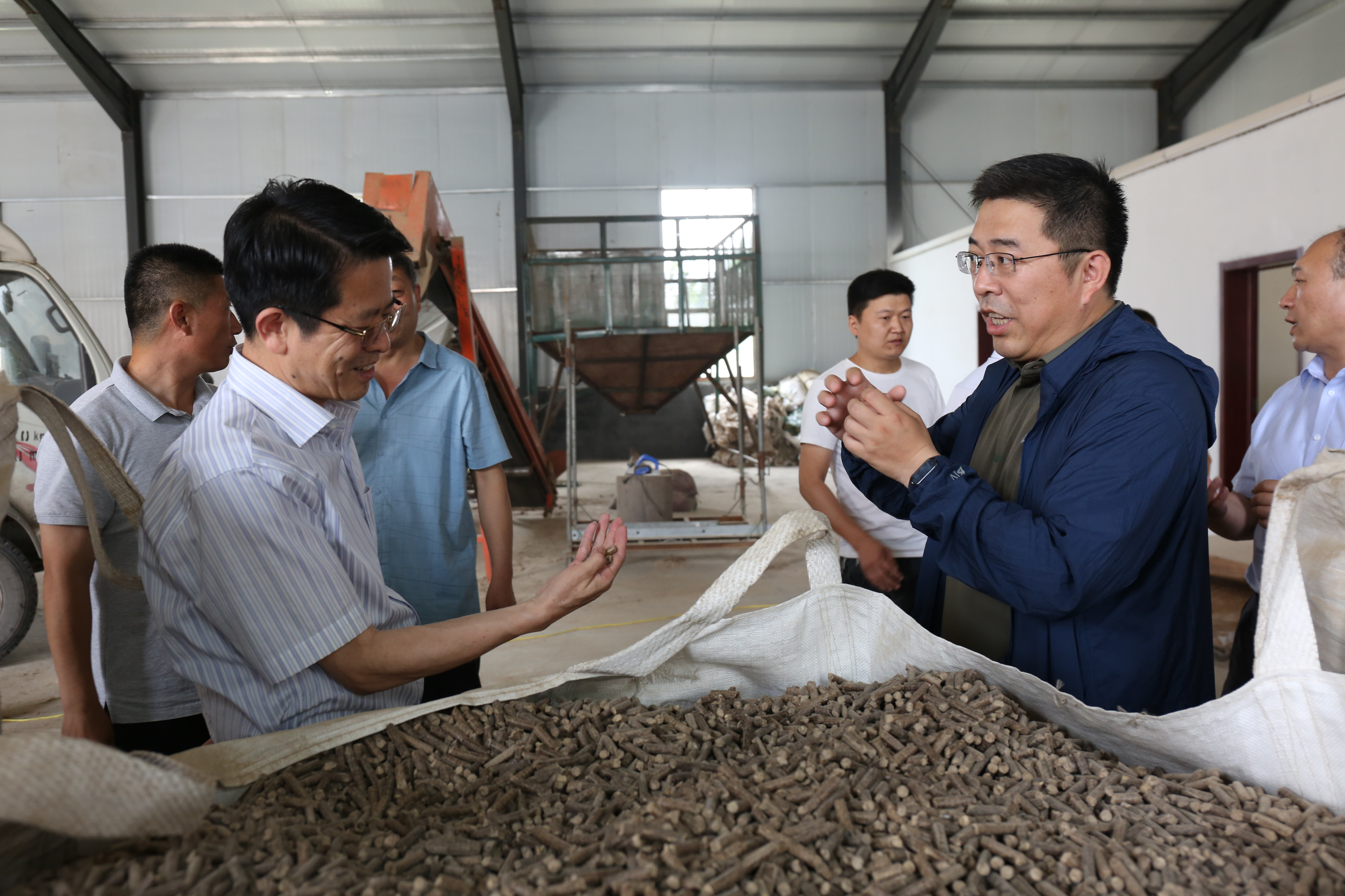 秦河调研驻村"第一书记"脱贫攻坚工作-山东职业学院